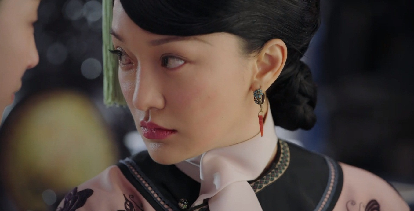 cho đến căm phẫn, tất cả đều được Châu Tấn thể hiện bằng ánh mắt vô cùng xuất sắc, không cần một lời thoại nào.