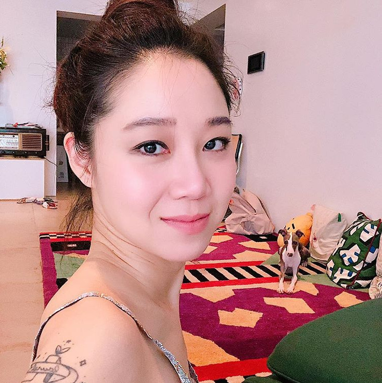 Gong Hye Jin cũng phải dùng ứng dụng chỉnh ảnh khi selfie