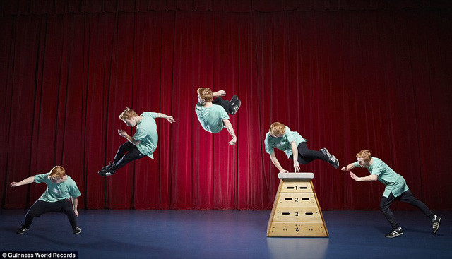 Cú nhảy vượt chướng ngại vật dài nhất (parkour) là 4,06m do Ryan Luney đến từ Carrickfergus, Anh thực hiện.