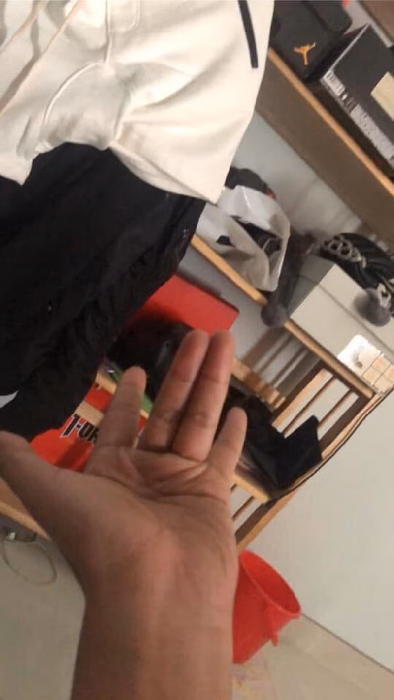 Bên cạnh những ca thử thách thành công thì cũng chẳng thiếu dáng tay The Flash phiên bản lỗi như thế này đây.