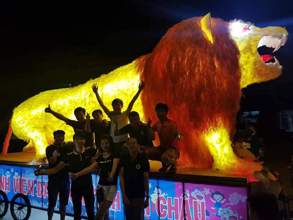 Thoạt nhìn trông chú ta không khác gì một con sư tử dũng mãnh nhưng chủ nhân của nó cho biết ý tưởng của ông chỉ là làm một chú chó.