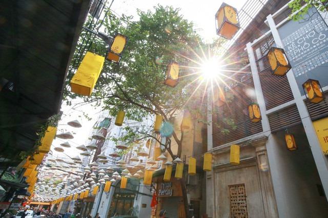Con phố Đào Duy Từ dưới ánh nắng của những ngày cuối tháng 11.