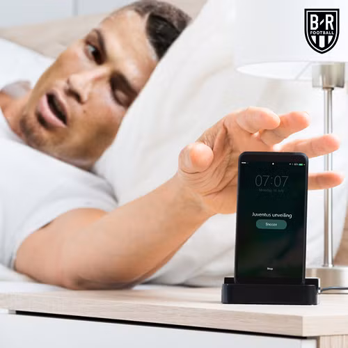 Cristiano Ronaldo tất bật chuẩn bị cập bến Juventus. (Ảnh: B/R).