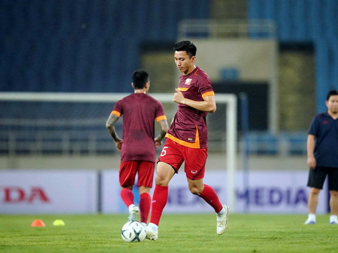 Hậu vệ Văn Hậu sẽ là nhân tố quan trọng để khắc chế sức mạnh hàng công của Malaysia. Ảnh: ĐỘC LẬP.