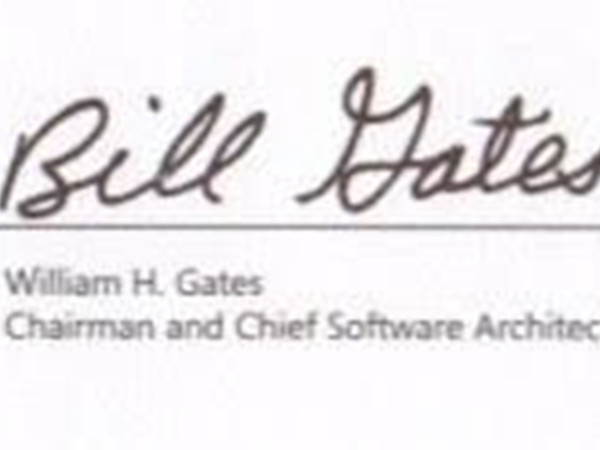 Chữ ký của Bill Gates rất rõ ràng.