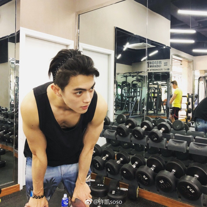 Phó Hằng Hứa Khải, chàng trai gây thương nhớ từ trong phim ra ngoài đời thực ảnh 4 Phó Hằng Hứa Khải, chàng trai gây thương nhớ từ trong phim ra ngoài đời thực ảnh 4