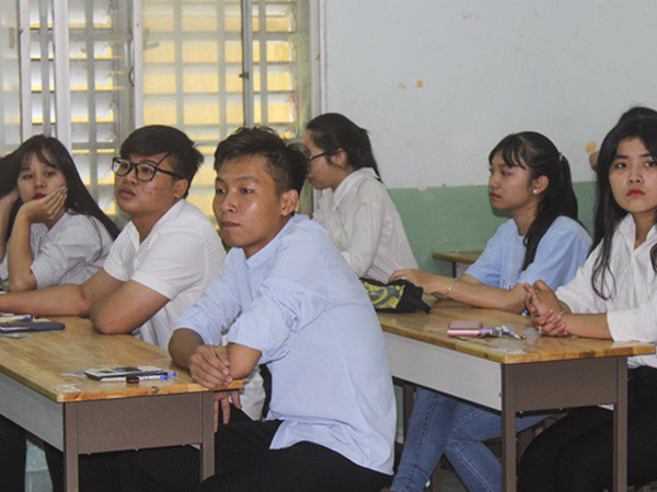 Thí sinh thi bài kiểm tra năng lực vào Trường ĐH Luật TP.HCM năm 2018