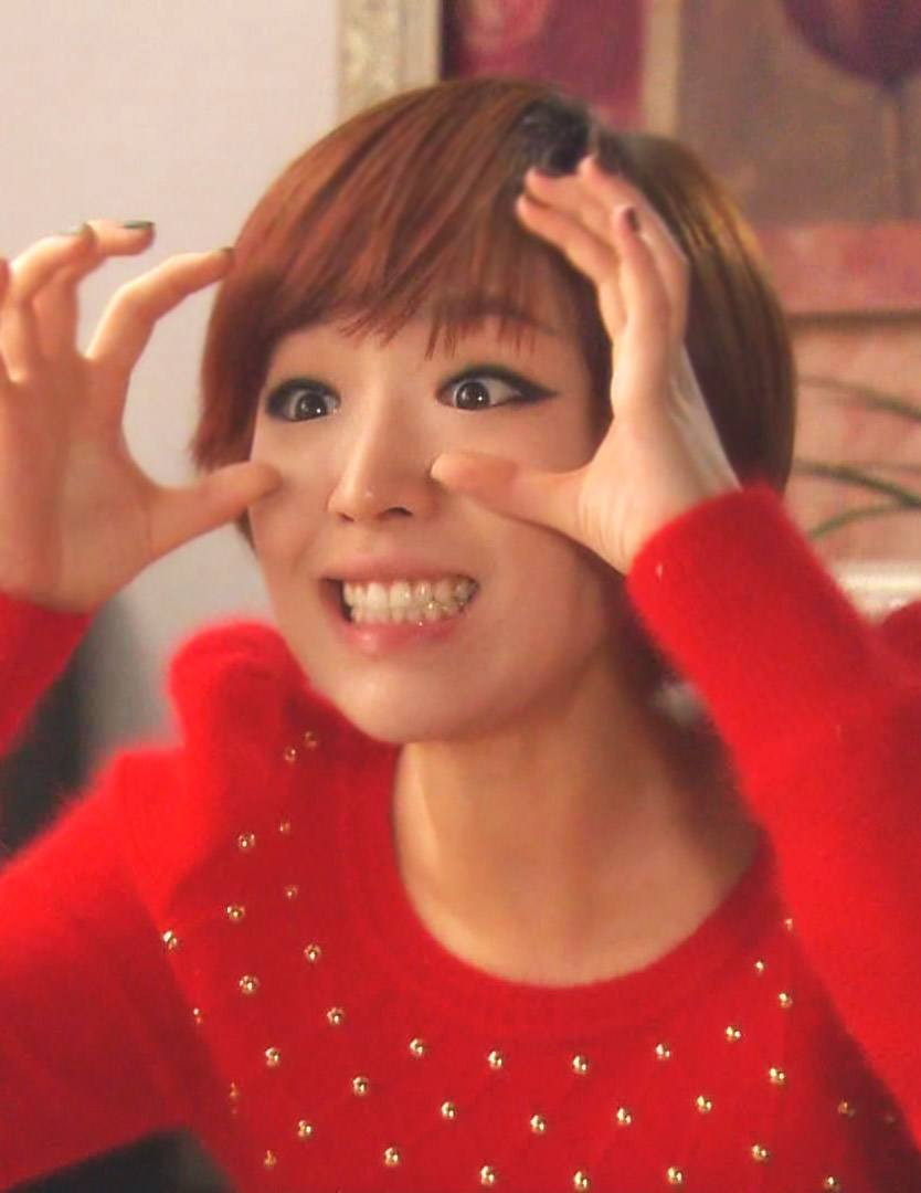 Dù đã rất xinh đẹp, những idol này vẫn có điểm không hài lòng về ngoại hình của mình ảnh 5