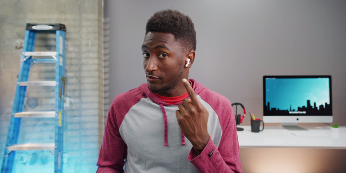 Theo YouTuber Marques Brownlee, thiết kế mới của AirPods Pro cho cảm giác vừa vặn với lỗ tai người dùng hơn nhiều so với thế hệ trước.