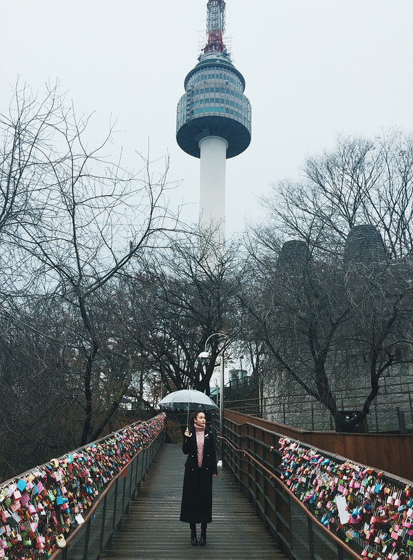 Tháp Namsan - địa điểm du lịch nổi tiếng của Hàn Quốc. Tháp Namsan - địa điểm du lịch nổi tiếng của Hàn Quốc.