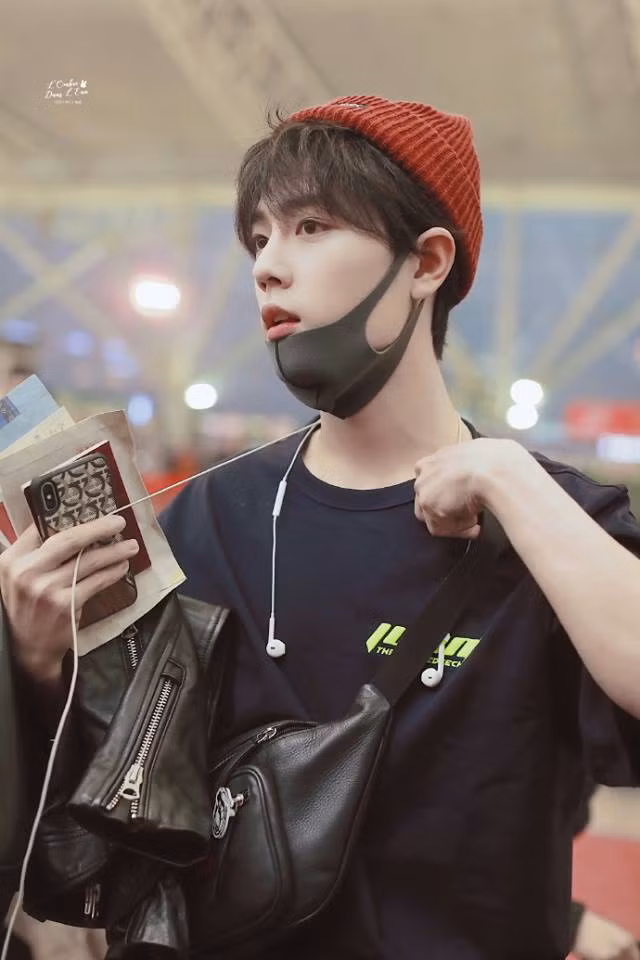 Tiêu Chiến đã có một quyết định rẽ ngang showbiz vô cùng đúng đắn.