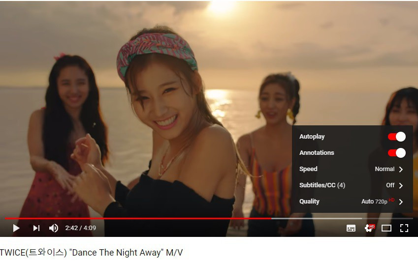 TWICE thậm chí còn có tới 4 phụ đề cho một MV