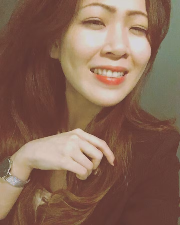 Lâu lâu cũng có một bức hình selfie, tạo dáng dễ thương…