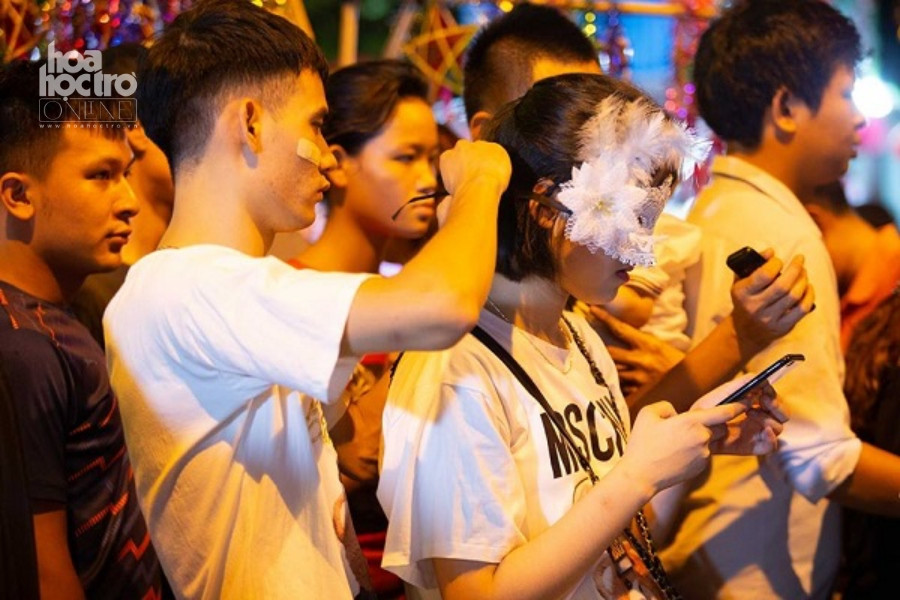 Rất nhiều các cặp đôi lựa chọn phố cổ để làm nơi hẹn hò.