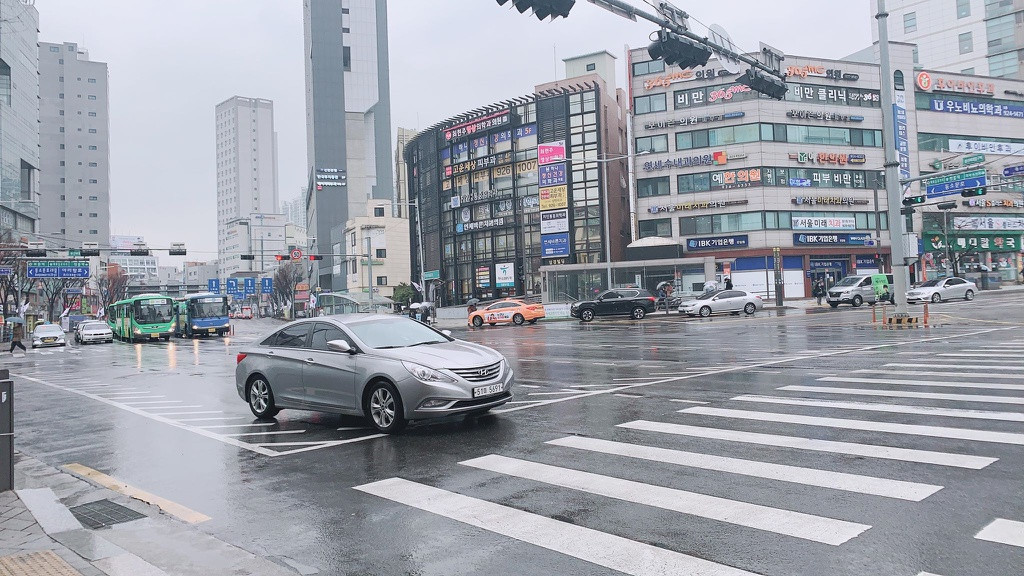 Đường phố Seoul vắng vẻ hơn trước khi bùng phát dịch virus corona. Ảnh: NVCC.