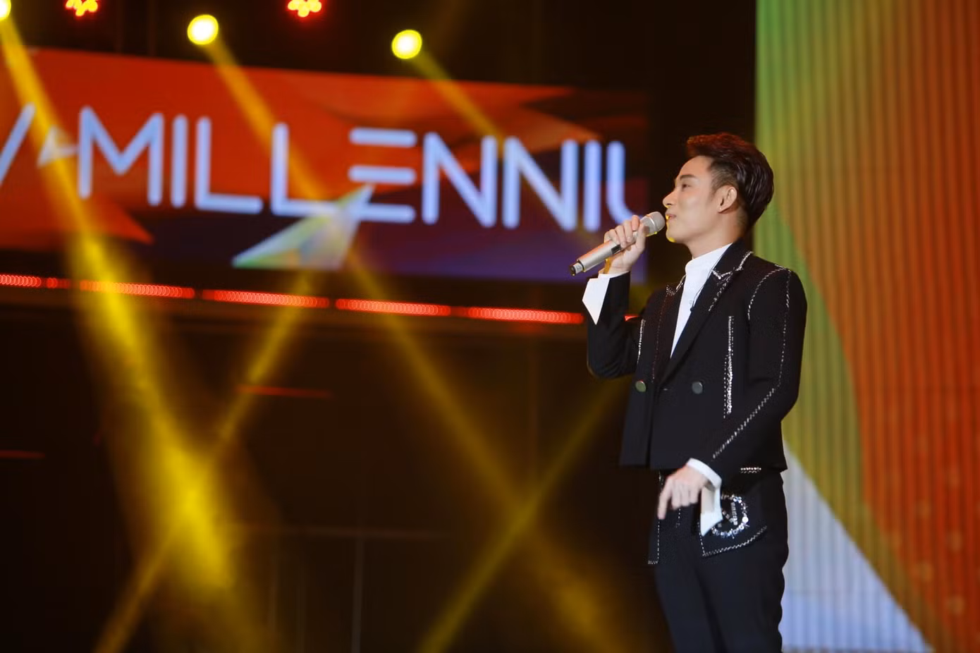 Trúc Nhân cũng nhận được giải thưởng Thành Tựu POPS Awards. 