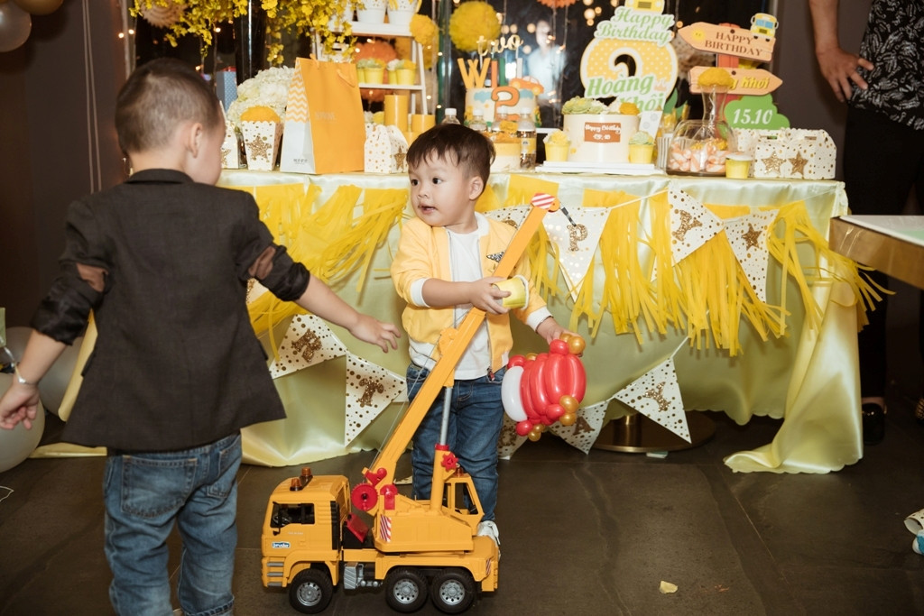 Chồng cũ của Dương Cẩm Lynh không góp mặt trong buổi tiệc. Anh sẽ đến trường của Will để mừng sinh nhật con trai vào ngày 15/10.