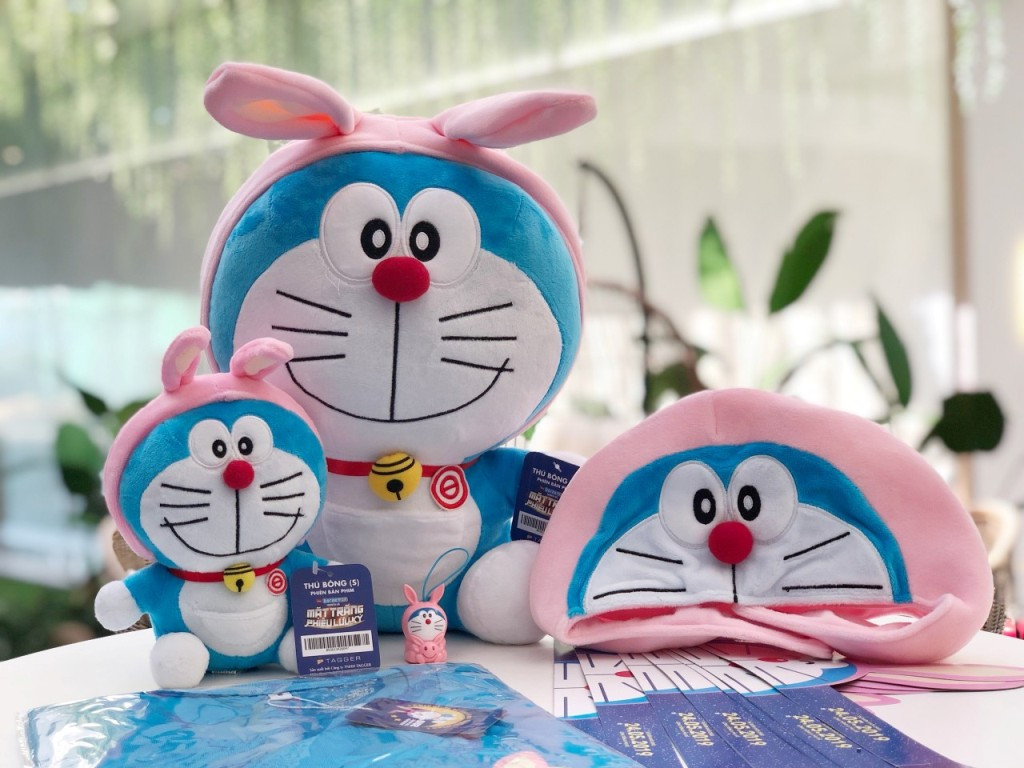 Các món quà xinh xắn dễ dàng thu hút các bé.