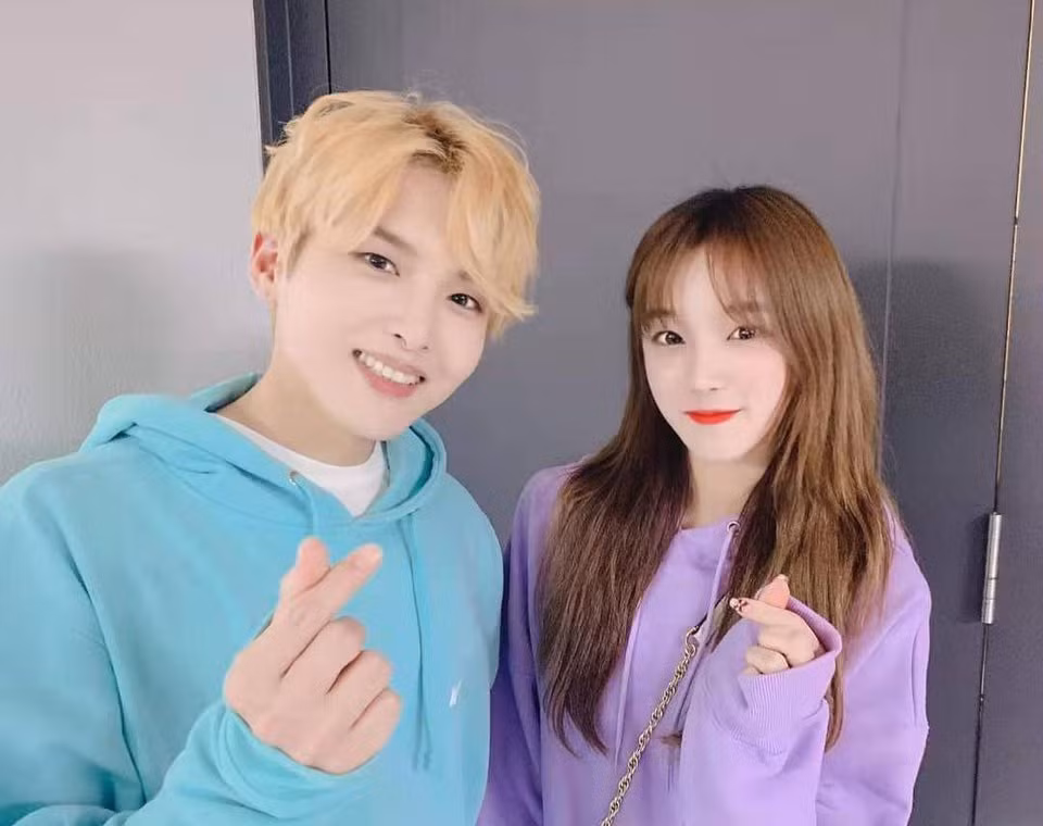 Yuqi từng có dịp gặp Ryeowook khi đến cổ vũ Super show