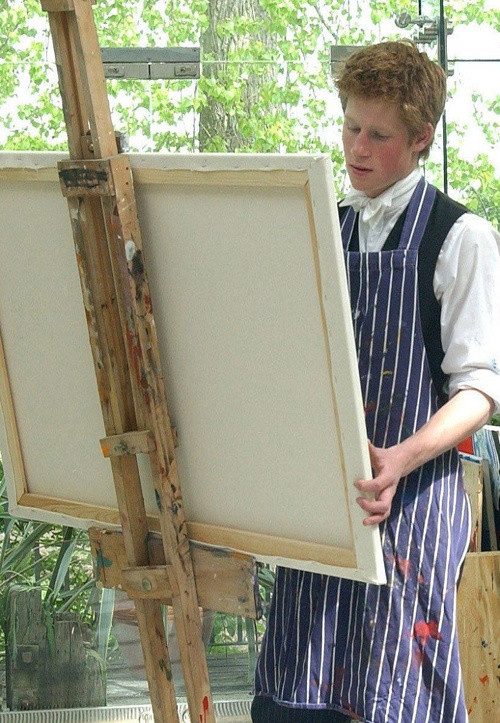 Ngôi trường Hoàng tử Harry từng theo học sang chảnh và quý tộc như thế nào ảnh 7