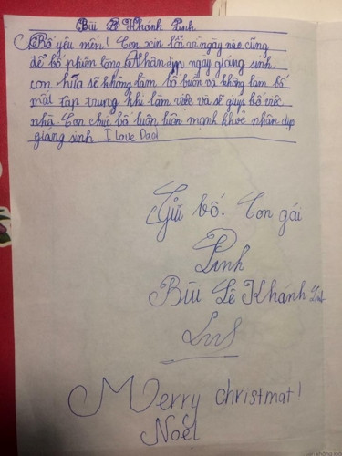 Thay vì gửi thư tới ông già Noel, Khánh Linh lại viết thư cho bố. Đây có lẽ là món quà ấm áp nhất mà bố nhận được từ con gái trong mùa Giáng sinh này.