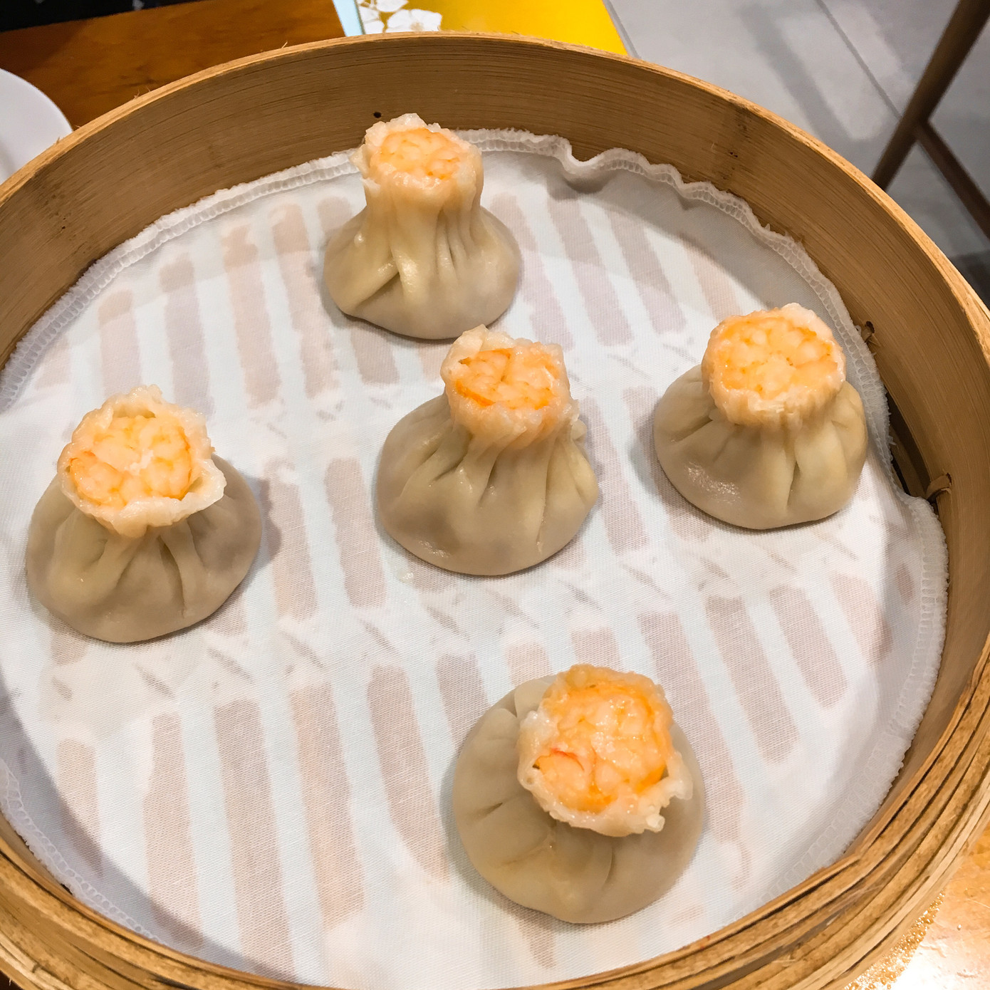 Xiao long bao tôm, nên thử nha mọi người.