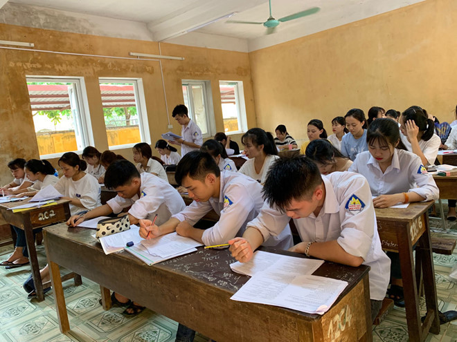 Học sinh lớp 12 ở Hòa Bình ôn thi đến ngày 22.6, sát ngày thi THPT quốc gia. Ảnh: TUỆ NGUYỄN.