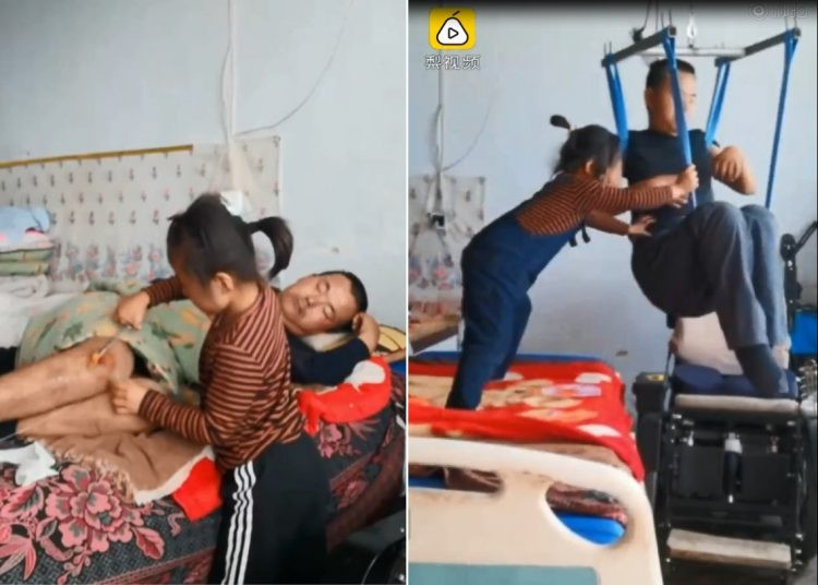 Cô bé làm đủ mọi việc trong nhà.