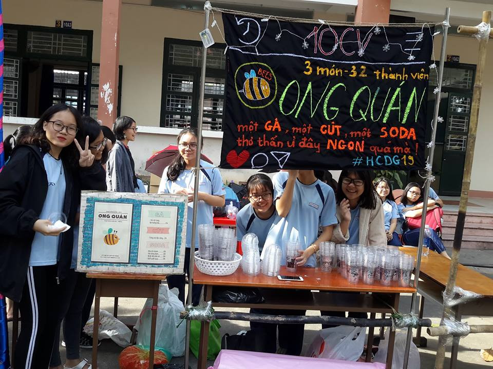 Lớp chuyên Văn là lớp chuyên... ăn, chẹp chẹp!