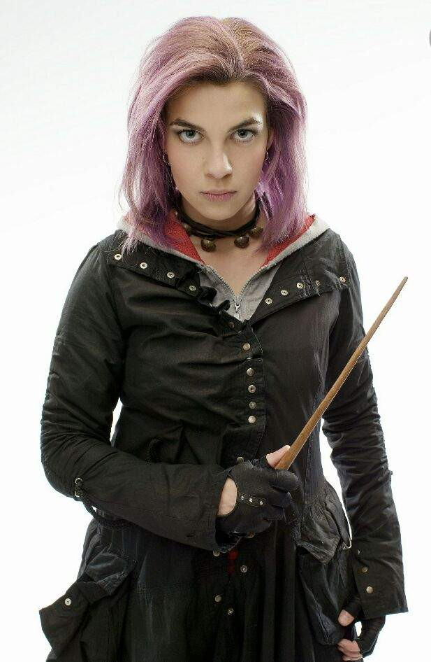 Nymphadora Tonks, thành viên của Hội Phượng Hoàng chống lại Chúa tể hắc ám Voldemort.