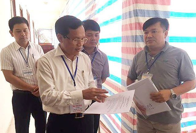 Ông Mai Văn Trinh, Cục trưởng Cục Quản lý chất lượng, Bộ GD&amp;ĐT kiểm tra thi tốt nghiệp THPT quốc gia 2018 tại Hòa Bình