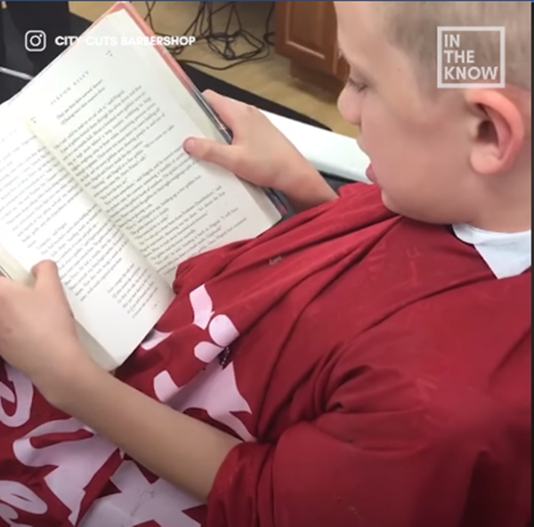 Bạn hãy đến và chỉ cần chọn một cuốn sách và ngồi chờ...