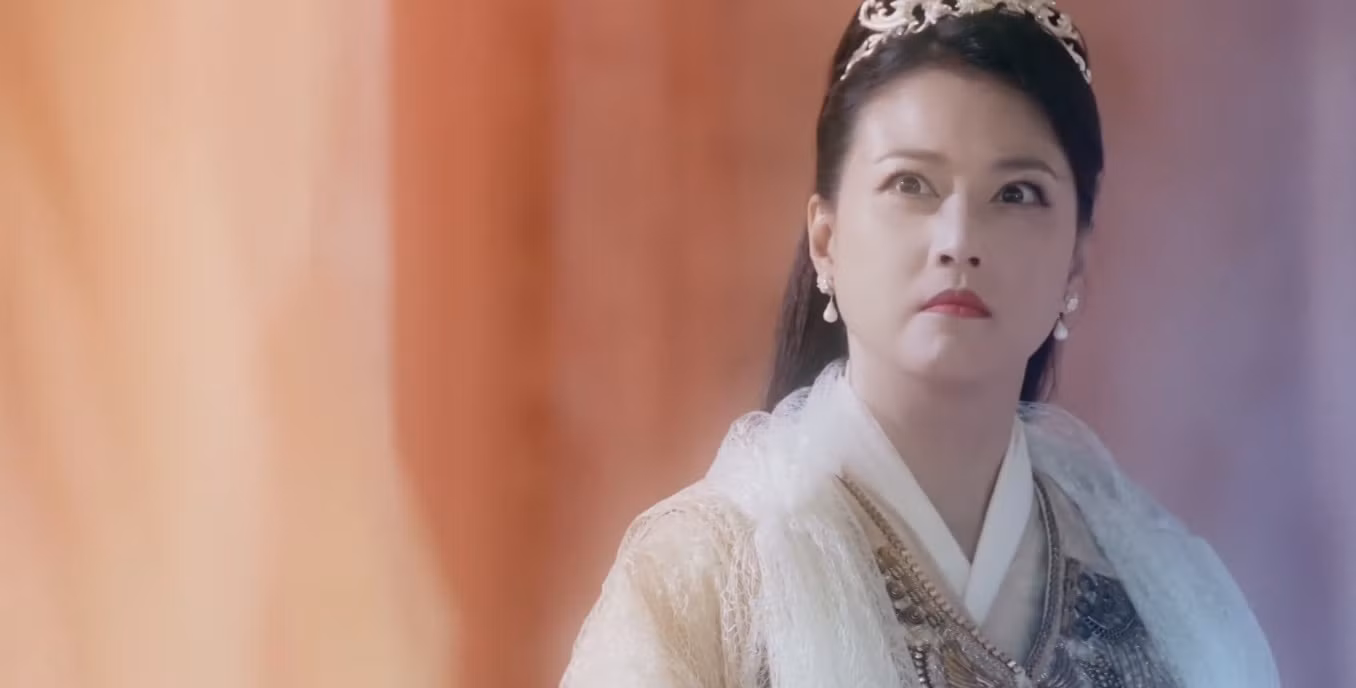 Thiên Hậu Đồ Diêu trong quá khứ đã từng ra tay ám hại Hoa Thần Tử Phân.