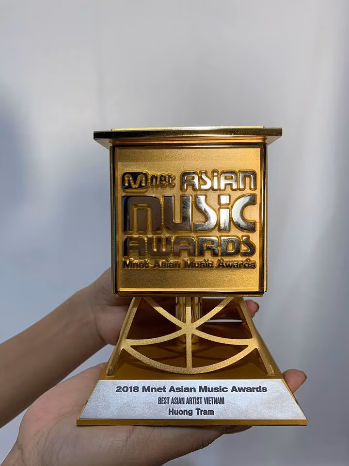 Nữ ca sĩ Hương Tràm đoạt giải "Best Asian Artist" tại "MAMA 2018" ảnh 2 Nữ ca sĩ Hương Tràm đoạt giải "Best Asian Artist" tại "MAMA 2018" ảnh 2
