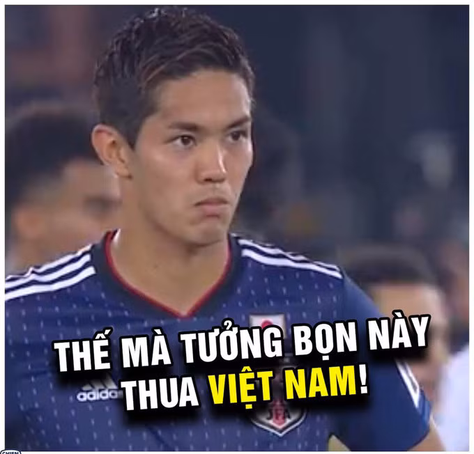 VAR giúp Nhật Bản thắng Việt Nam, song lại khiến Samurai xanh gục ngã trước đối thủ Qatar.