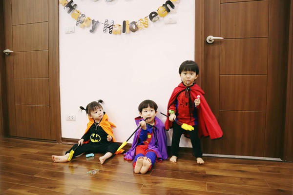 Các nhóc con được bố mẹ cho "ăn diện" theo phong cách siêu anh hùng. Các nhóc con được bố mẹ cho "ăn diện" theo phong cách siêu anh hùng.