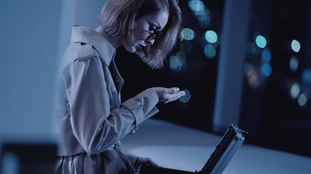 MLee trong đó hoá thân thành một nữ sát thủ quyến rũ, đậm chất thời trang nhưng cũng vô cùng lạnh lùng.