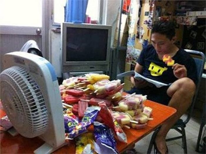 Theo lời tương truyền thì ăn 9 lần 9 81 cây kem sẽ hết nóng.