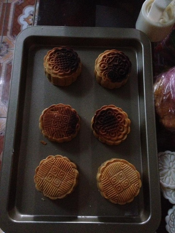 Chỉ chút sơ suất nướng quá tay là đi ngay mẻ bánh. (Ảnh: Nguyễn Thùy Anh)