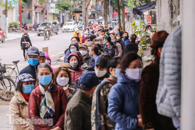 Ở địa điểm này không xảy ra tình trạng chen lấn, xô đẩy.