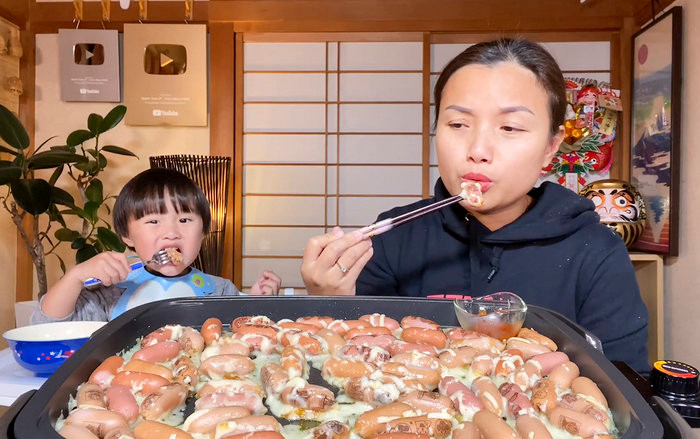 Theo Quỳnh Trần JP, nếu không có chữ Family thì kênh của chị sẽ bị YouTube đánh dấu là kênh quay hình ảnh trẻ em (vi phạm luật bảo vệ trẻ em mới của YouTube). (Ảnh: Quỳnh Trần JP/YouTube)