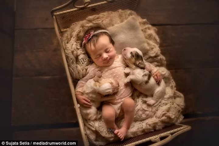 Cô luôn tin rằng có một sợi dây gắn kết vô hình giữa các con thú cưng và thời thơ ấu của trẻ em. Ảnh: Mediadrumworld.