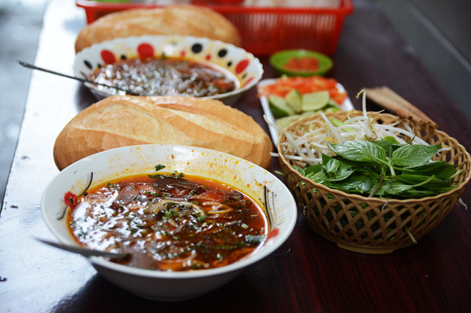 Nhìn tô bò kho là “ưng cái bụng” và muốn ngay lập tức cầm đũa lên thưởng thức. ẢNH: HOÀI NHÂN.