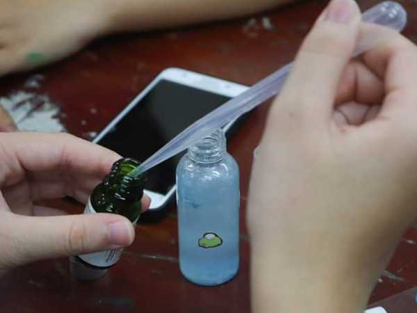 Cho xin miếng tinh dầu nha