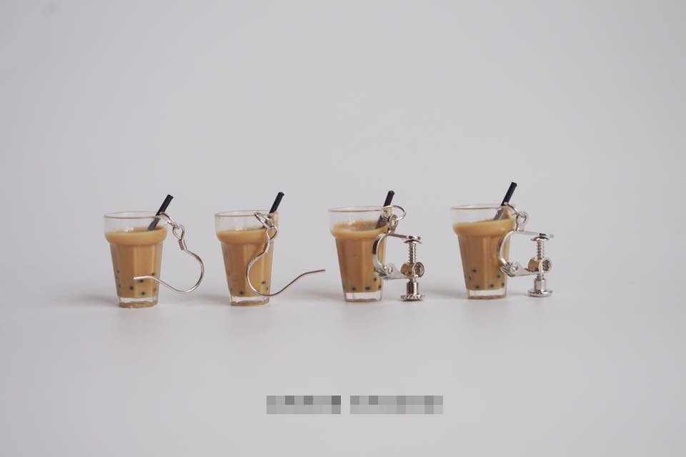 Bạn đã kịp sở hữu cho mình một đôi bông tai hot nhất MXH này. Bạn đã kịp sở hữu cho mình một đôi bông tai hot nhất MXH này.