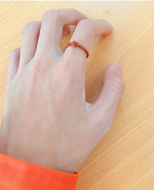 Đeo lên tay trông cũng sang trọng ngời ngời chứ đùa đâu.