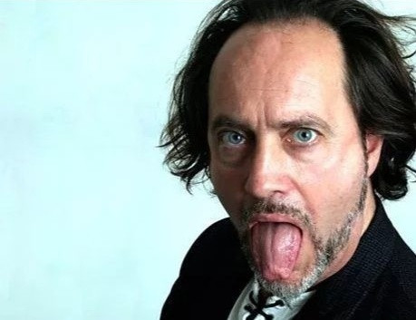 Nam diễn viên hài Ian Cognito.