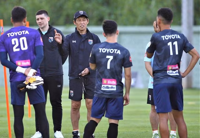 HLV Akira Nishino đang có những bước chuẩn bị kỹ lưỡng cho trận đấu với ĐT Việt Nam.