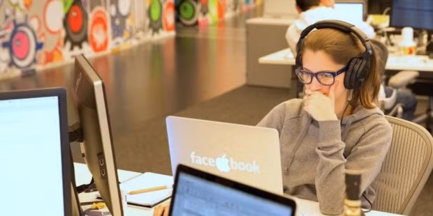 Facebook: Facebook cấp nơi ở miễn phí cho các thực tập sinh cùng nhiều dịch vụ kèm theo như xe đưa đón đi và về từ trụ sở Facebook. Chưa hết, thực tập sinh còn nhận được khoản tiền hỗ trợ 1.000 USD mỗi tháng.