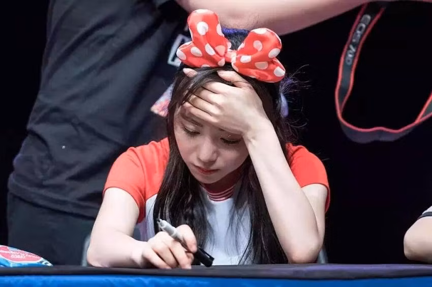 Các idol không giấu được mệt mỏi trước anti-fan